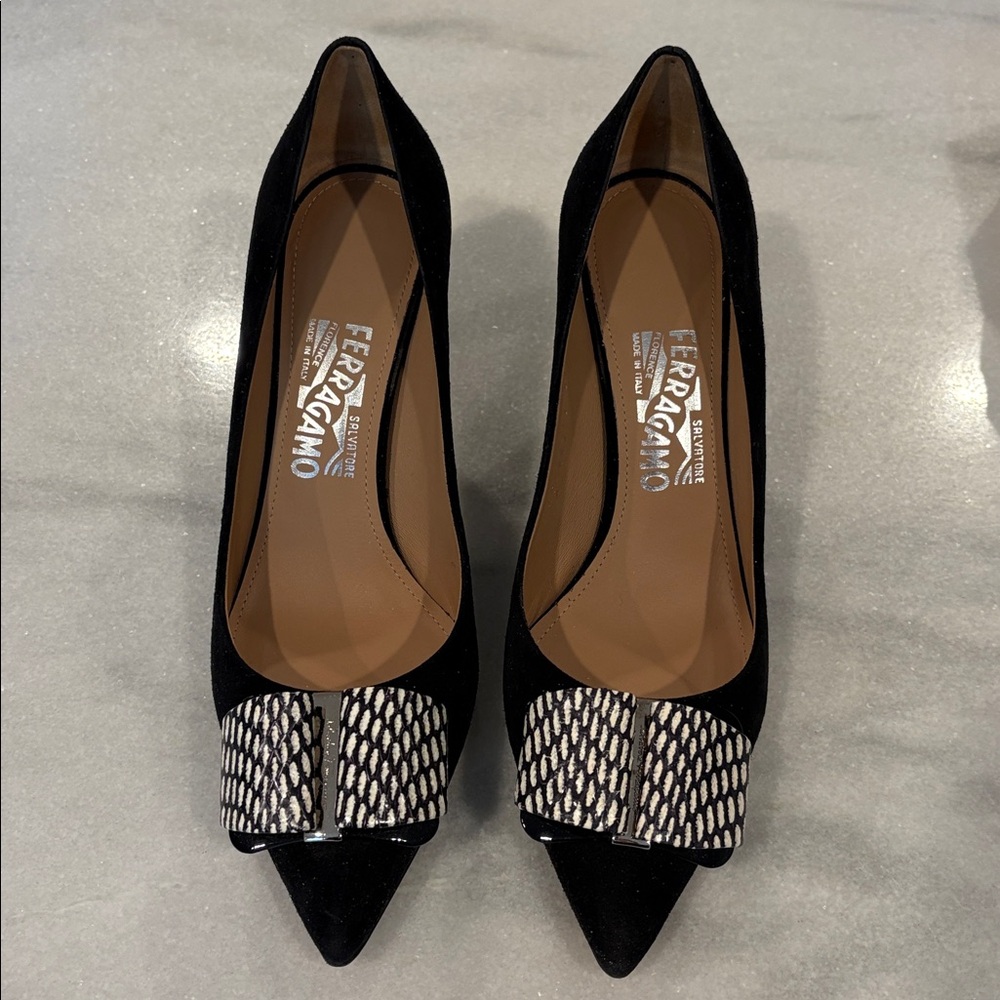 Salvatore Ferragamo Mimi Black Pumps with Patterned Bow
